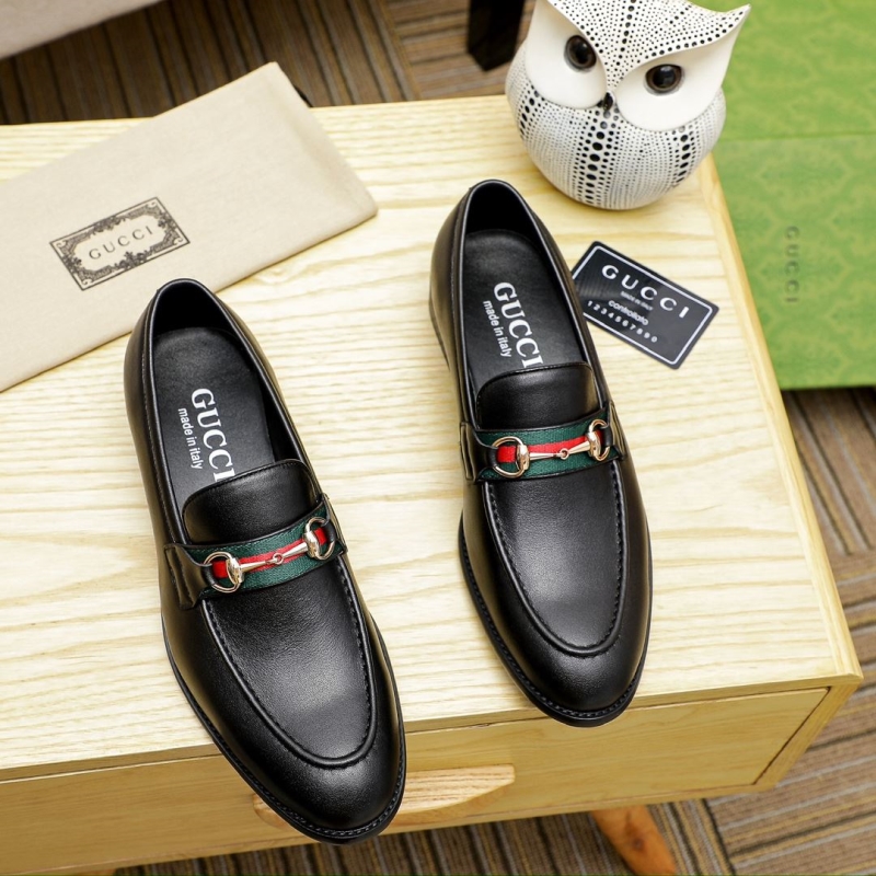 G*u*i leather shoes
